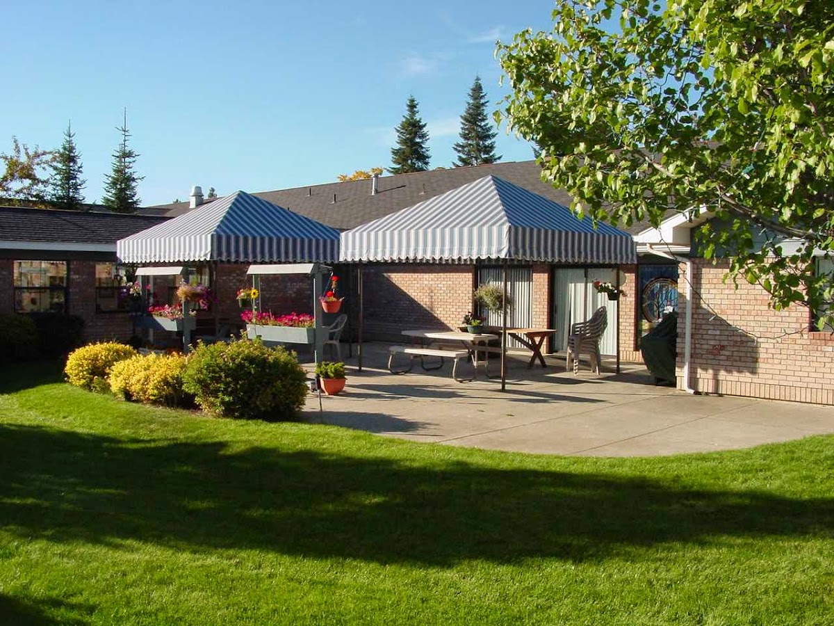 Sunshine Health & Rehab - Photo 2