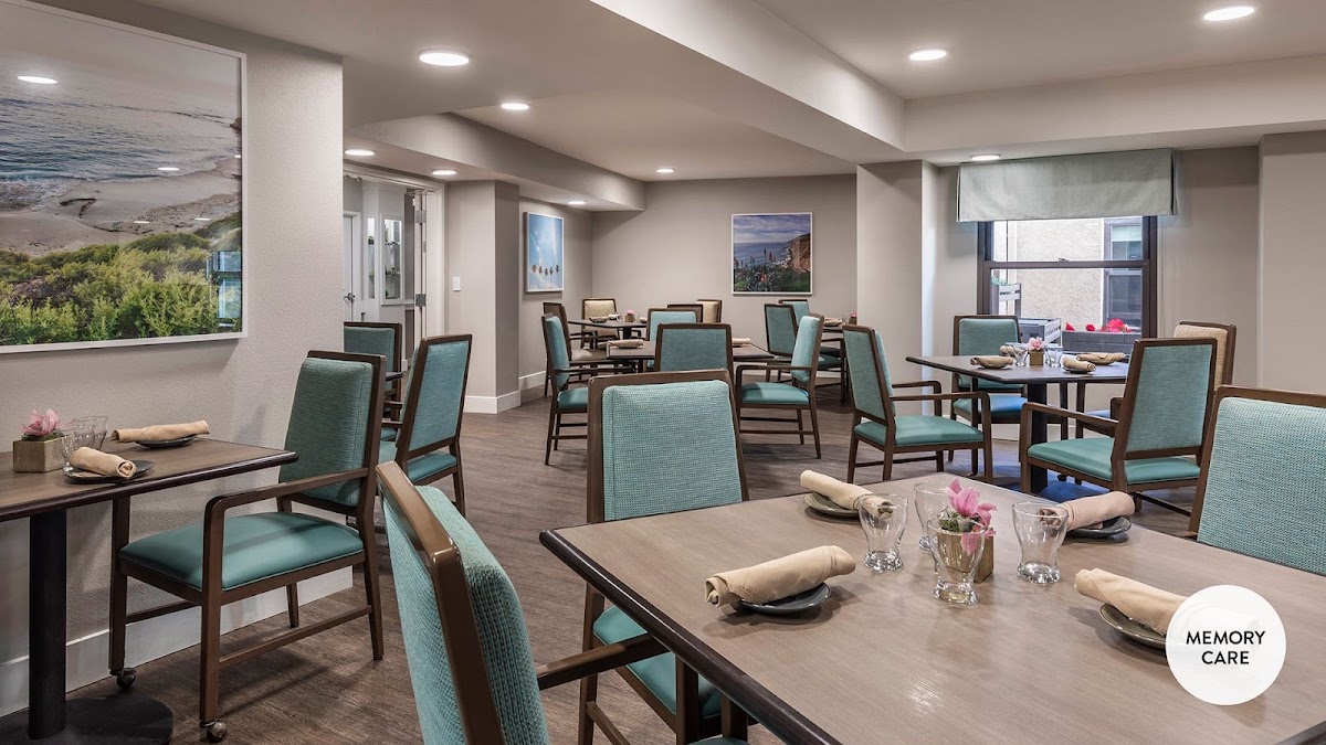 Atria Newport Beach - Photo 3