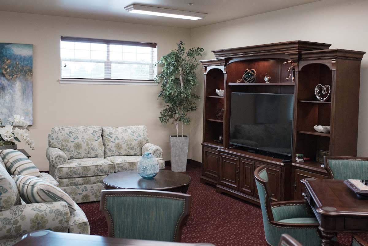 Julian Estates Gracious Retirement Living - Photo 2