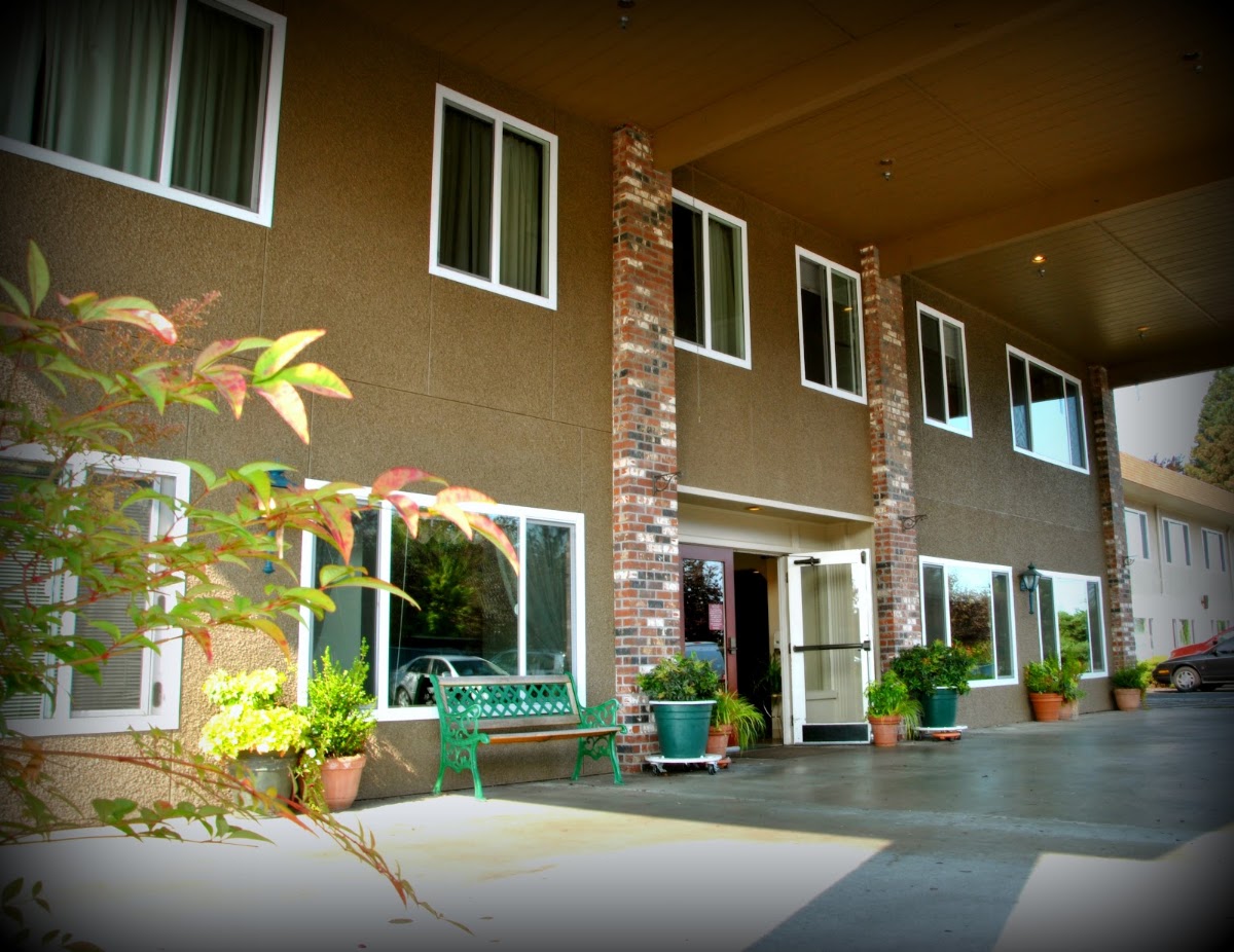 Everett Plaza, a Vineyard Park community - Photo 2