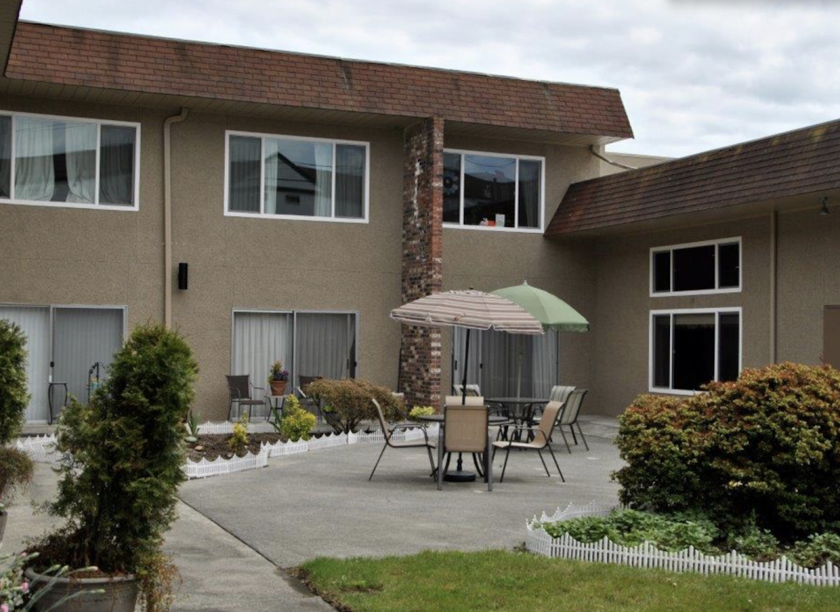 Everett Plaza, a Vineyard Park community - Photo 3