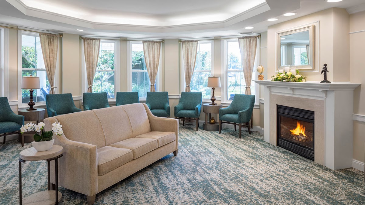 Atria Plainview - Photo 3
