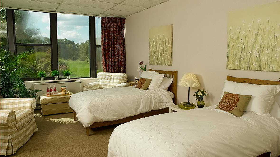 Atria Huntington - Photo 3