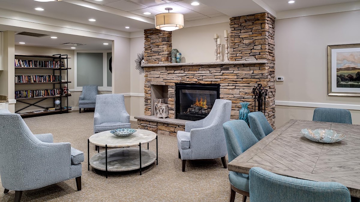 Atria Glen Cove - Photo 2